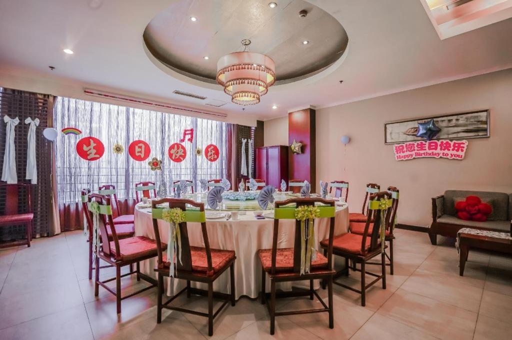 Linyi Blue Horizon Intenational Hotel Екстер'єр фото
