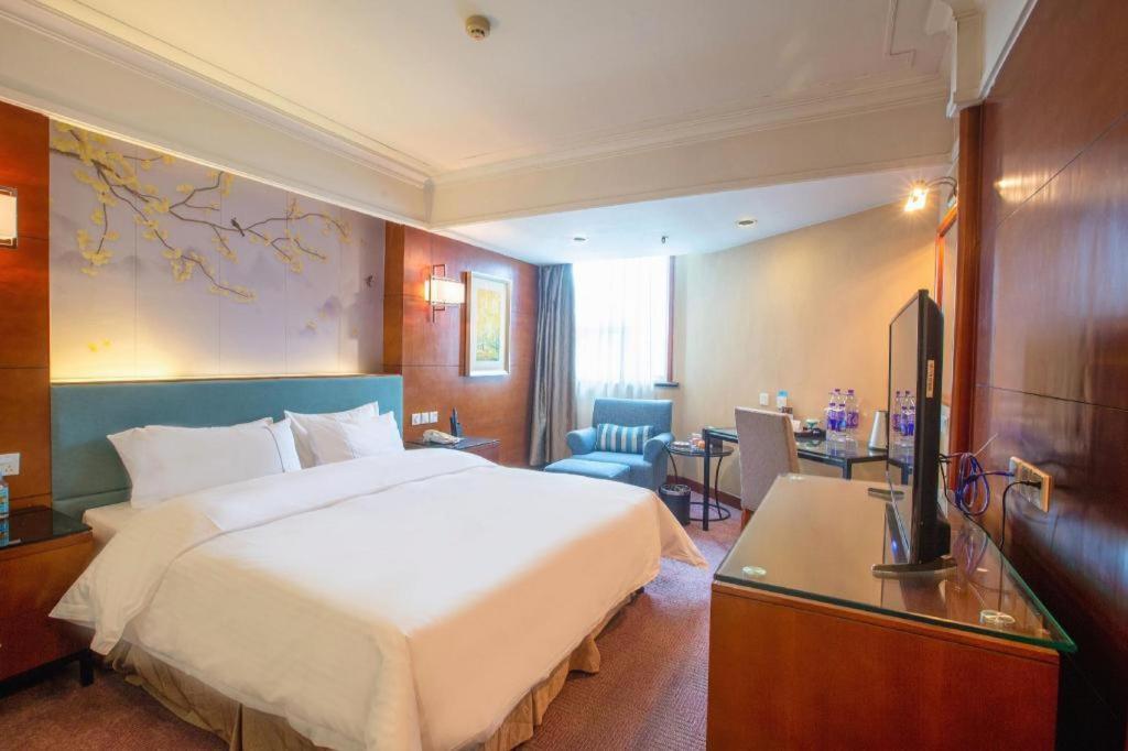 Linyi Blue Horizon Intenational Hotel Екстер'єр фото