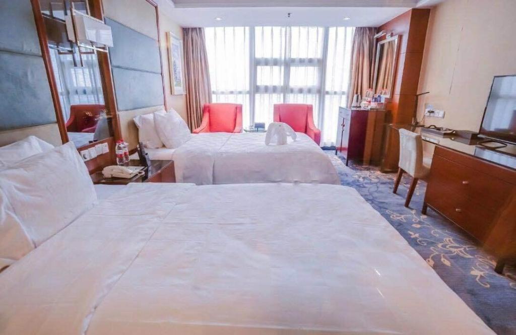Linyi Blue Horizon Intenational Hotel Екстер'єр фото