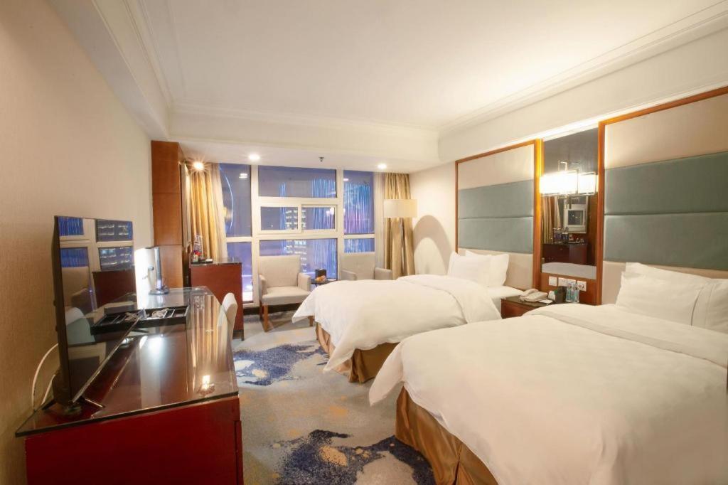 Linyi Blue Horizon Intenational Hotel Екстер'єр фото