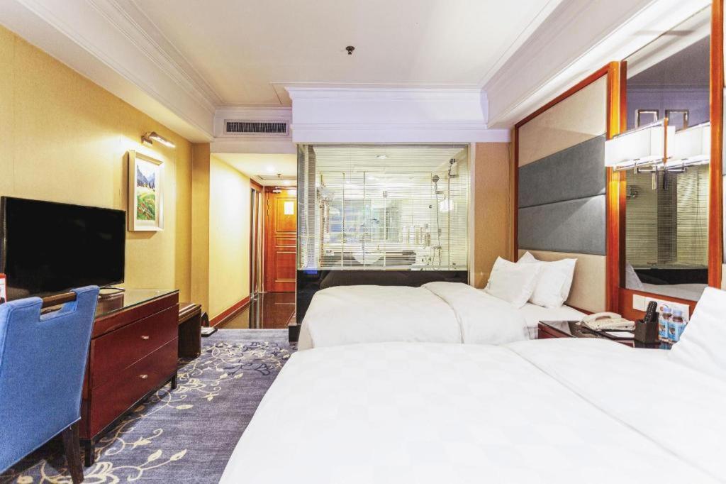 Linyi Blue Horizon Intenational Hotel Екстер'єр фото