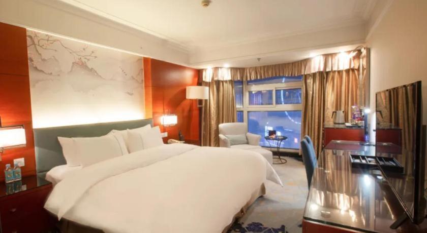Linyi Blue Horizon Intenational Hotel Екстер'єр фото