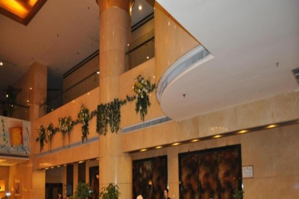 Linyi Blue Horizon Intenational Hotel Екстер'єр фото